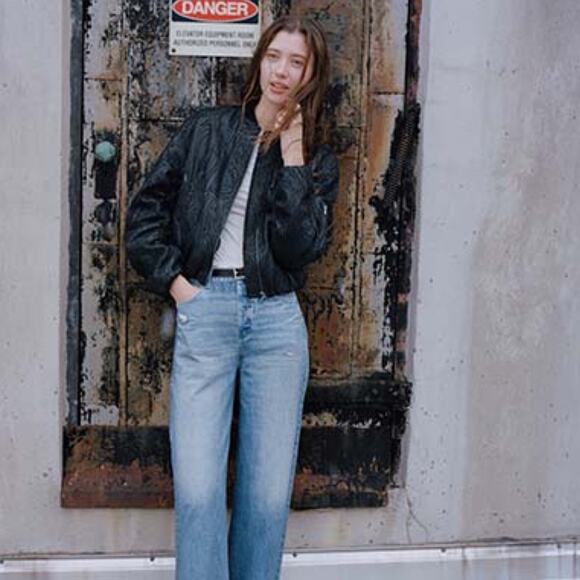 rag & bone Rosa Mid-Rise Boyfriend in Old Ridge - Picture 3 of 12